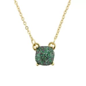 Green and gold simple necklace